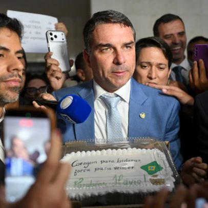 Disputas na direita desafiam plano de Flávio para ampliar base