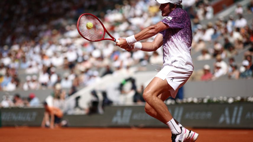 João Fonseca derrubou o tricampeão Novak Djokovic em Roland Garros