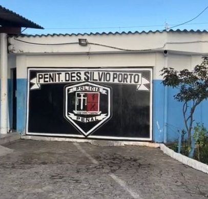 Dentista é presa por repassar celular e drogas a detentos em João Pessoa