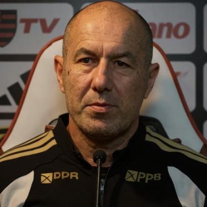 Jardim critica arbitragem após derrota para o Palmeiras