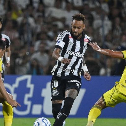 Neymar faz gol, Santos empata na Sul-Americana