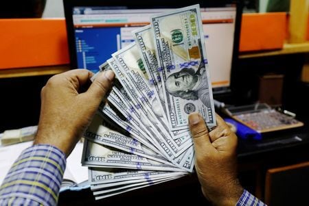 Analistas indicam que a inflação favorecem o real e evitam uma desvalorização mais acentuada do dólar