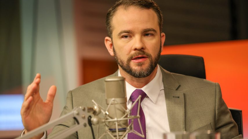 Receita restitui R$ 16 bi antes do fim do prazo do IR, diz ministro