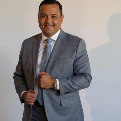 De mesada a escritório de advocacia: jovem que vendia água no semáforo