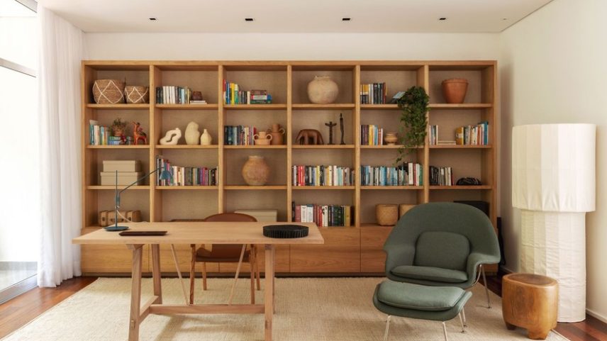 Confira dicas práticas e inspirações para criar estantes de livros funcionais, bonitas e integradas ao estilo da casa