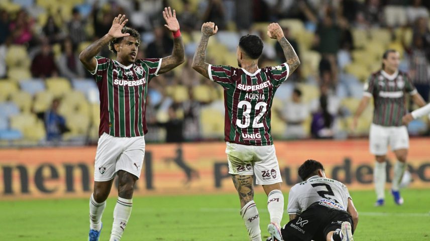 John Kennedy e Lucho Acosta em Fluminense x Operário — Foto: André Durão