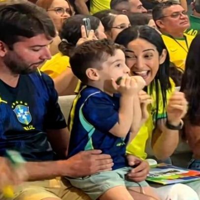 Menino que viralizou ao orar por Neymar celebra convocação na igreja