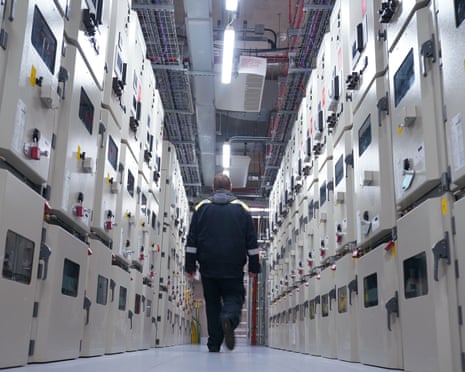 Política de data centers verdes da Escócia ignora emissões de IA, aponta análise