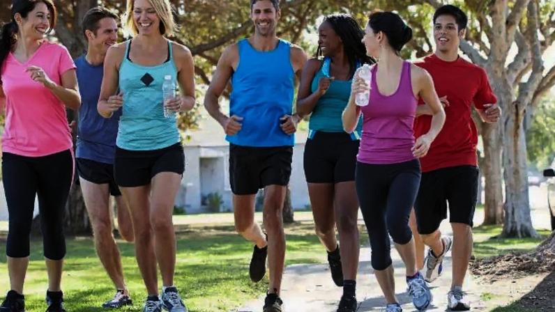 Participar de um grupo de corrida pode aumentar a motivação, melhorar a disciplina e tornar os treinos mais prazerosos