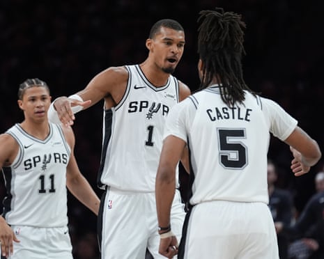 Spurs de Wembanyama eliminam Timberwolves dos playoffs da NBA