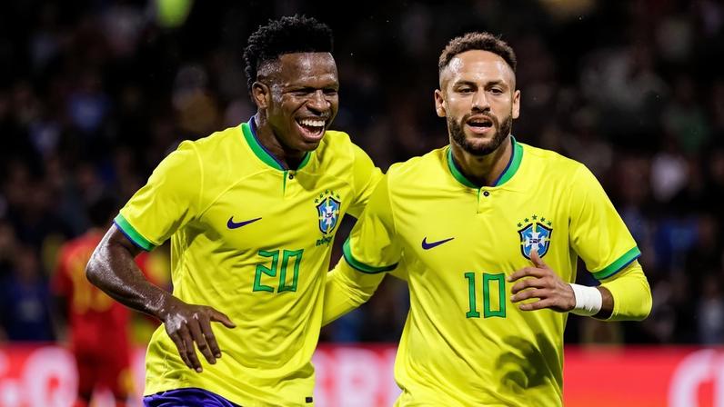 Neymar e Vini Jr. em partida pela Seleção Brasileira