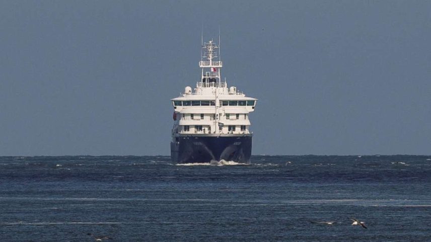 Navio de cruzeiro MV Hondius chega ao porto de Roterdã 18 de maio de 2026 REUTERS/Yves Herman