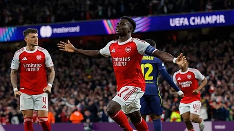 Saka guia Arsenal à final da Champions ao derrotar o Atlético de Madrid