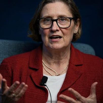Fed mantém política atual, Paulson aponta pausa prolongada ou novas altas