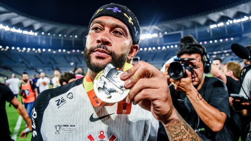 Corinthians negocia a renovação com Memphis Depay (Foto: Wesley Santos/Folhapress)