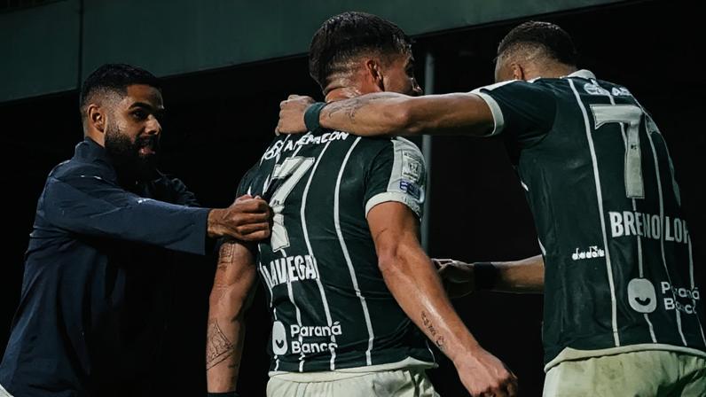 Coritiba ganhou de virada