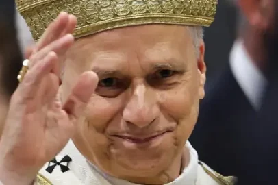 Papa diz que missão é pregar a paz em resposta a ataques de Trump