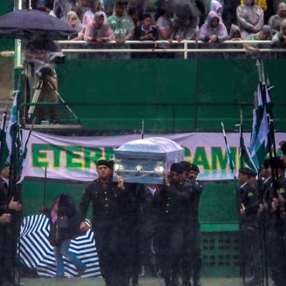 Chapecoense é condenada pela morte de jornalista quase 10 anos após tragédia