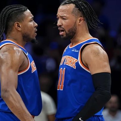 Knicks varrem 76ers nos playoffs e fãs de Nova York dominam Filadélfia