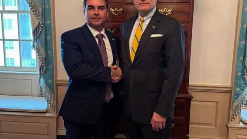 Flávio Bolsonaro no Departamento de Estado com Christopher Landau, Deputy Secretary of State (número 2 da diplomacia americana)