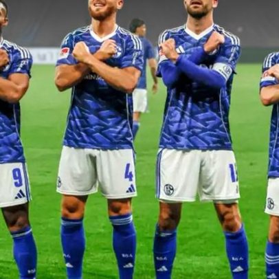 Schalke 04 garante promoção à Bundesliga com vitória em casa