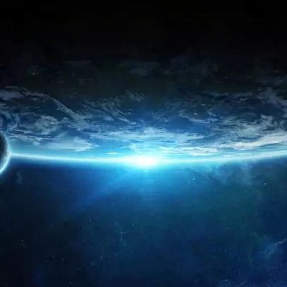 Exoplaneta recém-descoberto tem manhãs nubladas e tardes ensolaradas