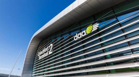 Cannabis apreendida no Aeroporto de Dublin vale mais de €515 mil