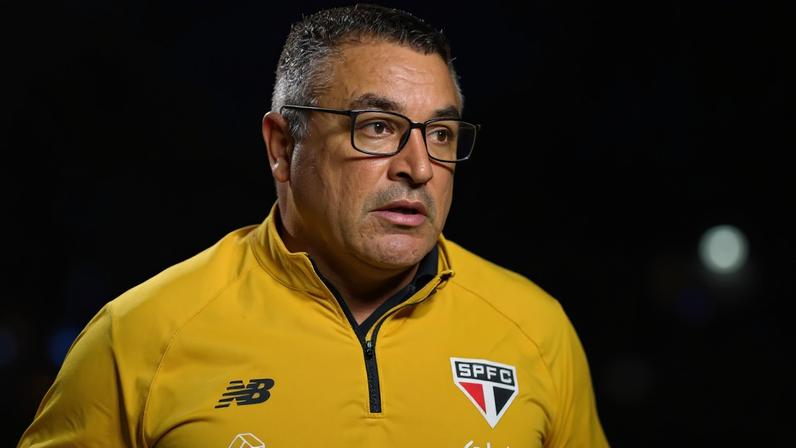Roger Machado enquanto era técnico do São Paulo (Foto: Eduardo Carmim/Photo Premium/Folhapress)