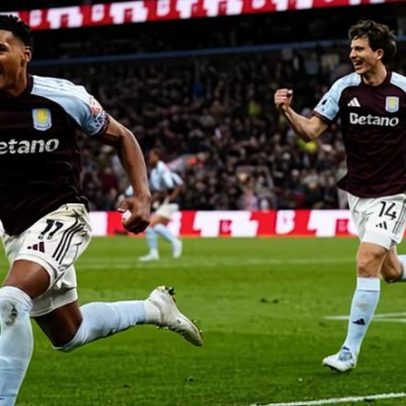Aston Villa volta à Liga dos Campeões com doblete de Watkins contra o Liverpool