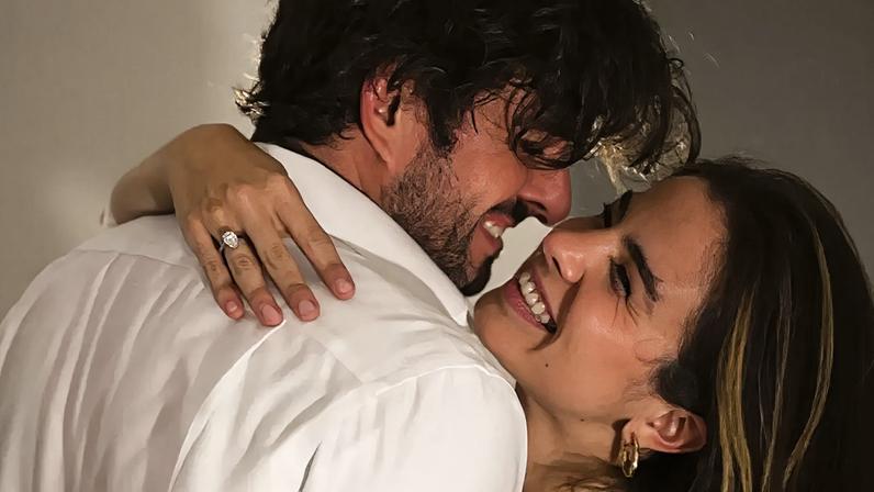 Giulia Be contou que conheceu o marido, John Connor Kennedy, após sofrer um acidente; cantora também revelou planos para o casamento