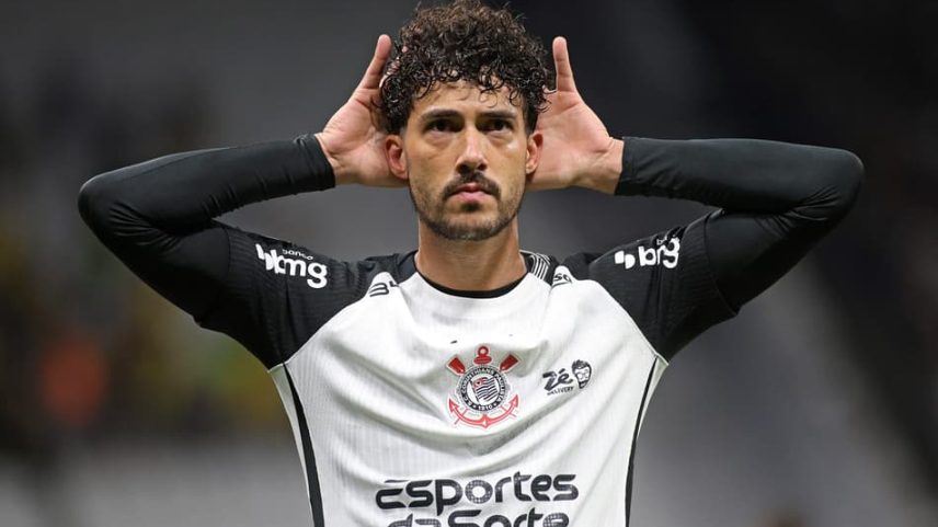 Gustavo Henrique voltou a ser decisivo e marcou seu décimo gol pelo Corinthians (Foto: André Cardoso/FocoUy/DiaEsportivo/Folhapress)