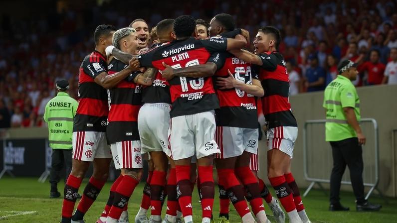 Jogadores do Flamengo comemoram gol contra o Vasco (Foto:Mauro Silva/Prime Fotografias/MyPhoto Press/Folhapress)