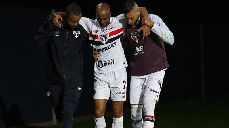 Lucas Moura sofreu lesão no tornozelo e deve perder temporada (Foto: Theo Daolio/Ekobanpress/Folhapress).
