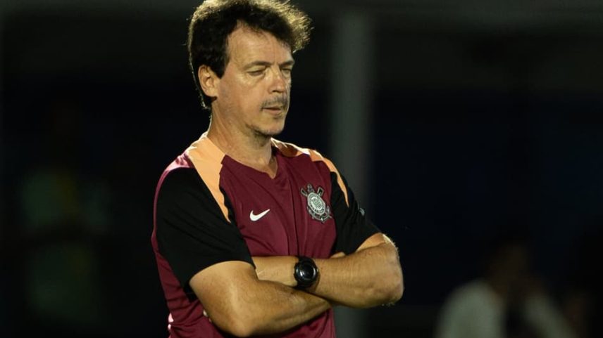 Diniz terá problemas para escalar o Corinthians (Foto: Joisel Amaral/AGIF/Folhapress)