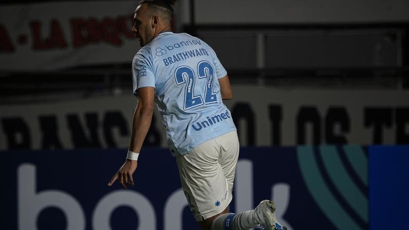 Braithwaite abriu o placar diante do Confiança. (Foto: Pool Pelaez Burga/DiaEsportivo/Folhapress)