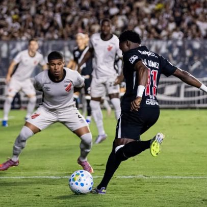 Thiago Mendes marca o primeiro em Vasco x Athletico