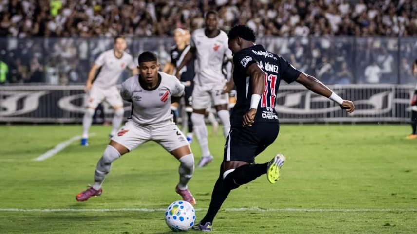 Vasco e Athletico duelam em São Januário (Foto: Alexandre Maia/MyPhoto Press/Folhapress)