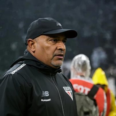 Roger Machado comenta derrota do São Paulo e pressão no elenco