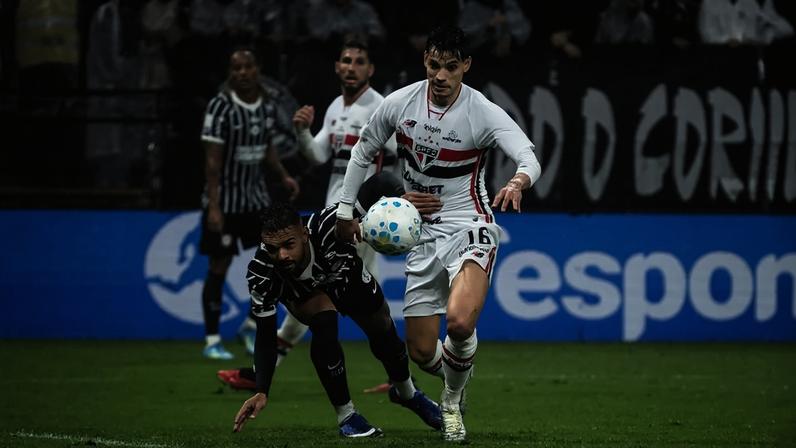 Bobadilla, do São Paulo, em clássico contra o Corinthians