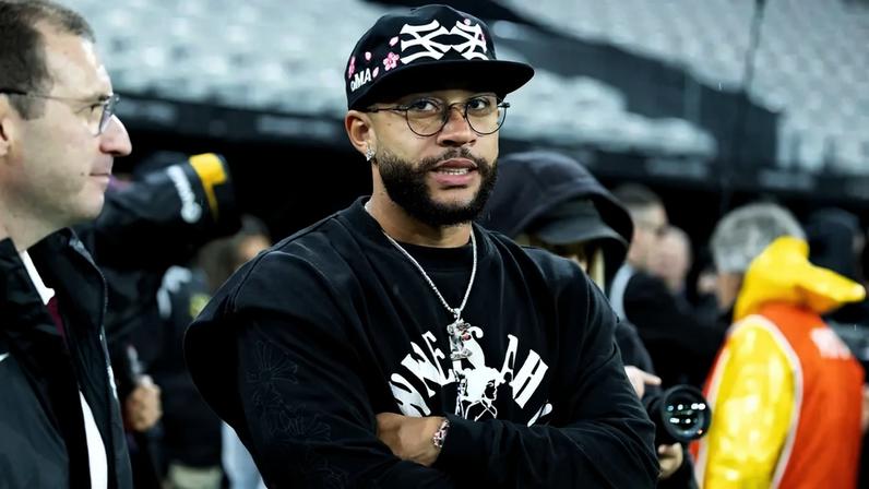 Memphis Depay tem contrato com o Corinthians até o meio do ano (Foto: RENATO PADALKA/EKOBANPRESS/FOLHAPRESS)