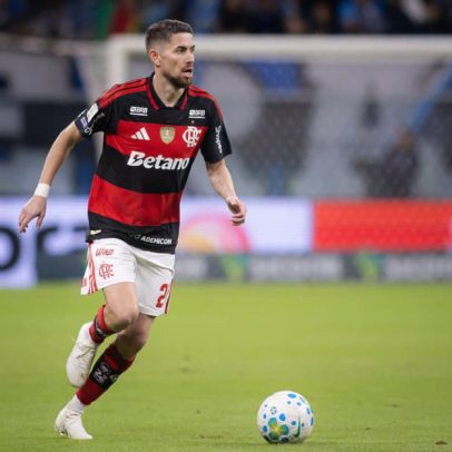 Jorginho lidera Flamengo com volume e precisão de passes