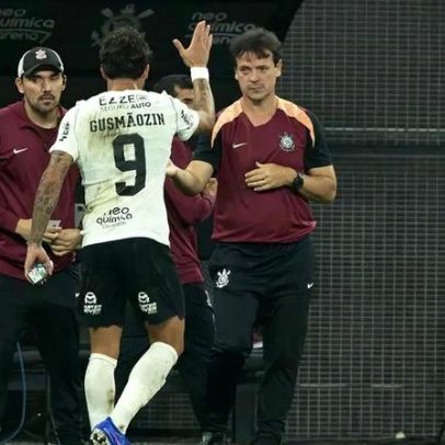 Yuri Alberto é protegido por Diniz após vaias no Corinthians