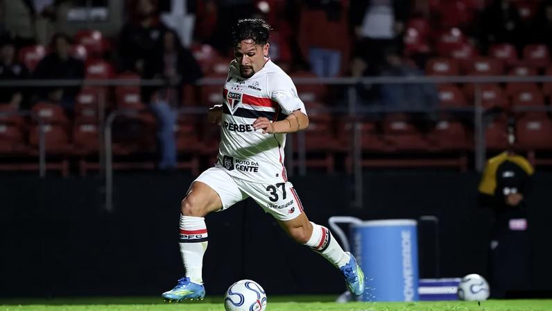 Artur fala sobre fase do São Paulo e destaca confiança após empate