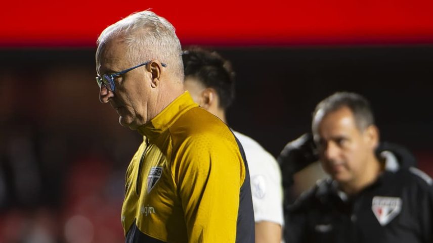 Dorival Júnior no comando do São Paulo à beira do gramado