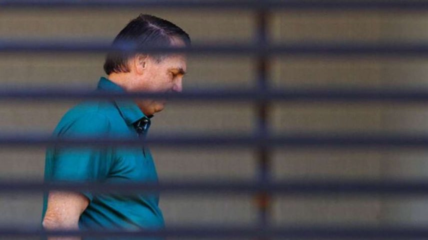 O ex-presidente Jair Bolsonaro teve prisão domiciliar humanitária concedida por motivos de saúde