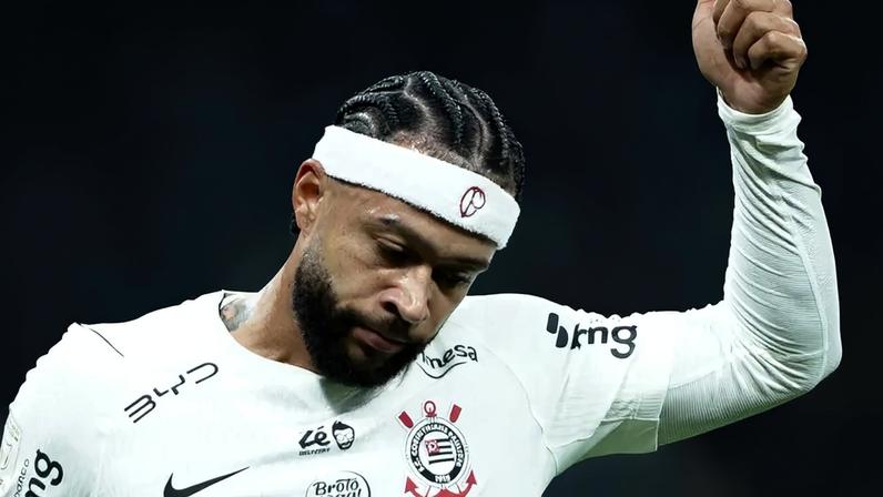 Memphis Depay discute renovação com o Corinthians (Foto: Joisel Amaral/AGIF/Folhapress)