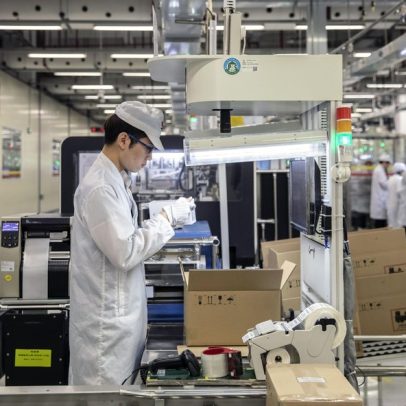 Lucros industriais da China sobem 24,7% em abril na base anual