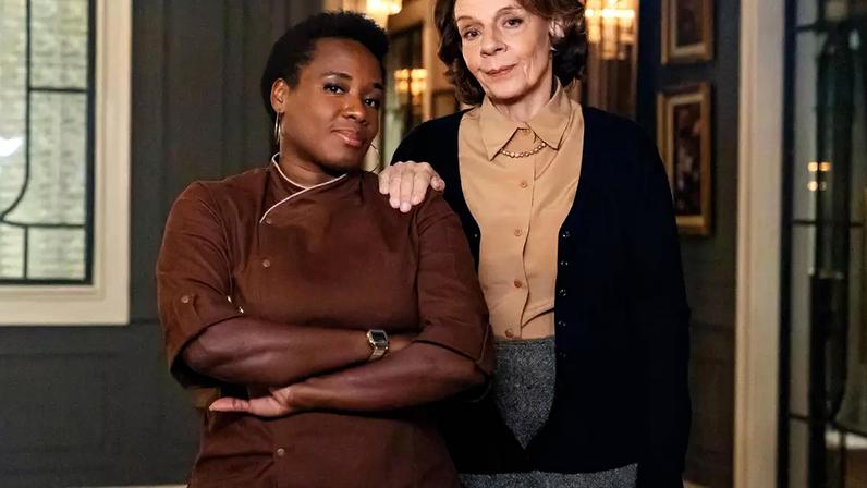 Na novela, a governanta Diná é colega de Rosa (Tatiana Tiburcio), que é cozinheira de Arthur Brandão: segredos do passado (Manoella Mello/Globo)