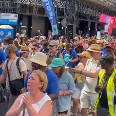 Marcha para Jesus reúne milhares em Londres após 25 anos