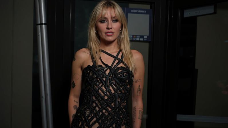 Miley Cyrus afirma não ter se sentido peixe fora d'água com a fama